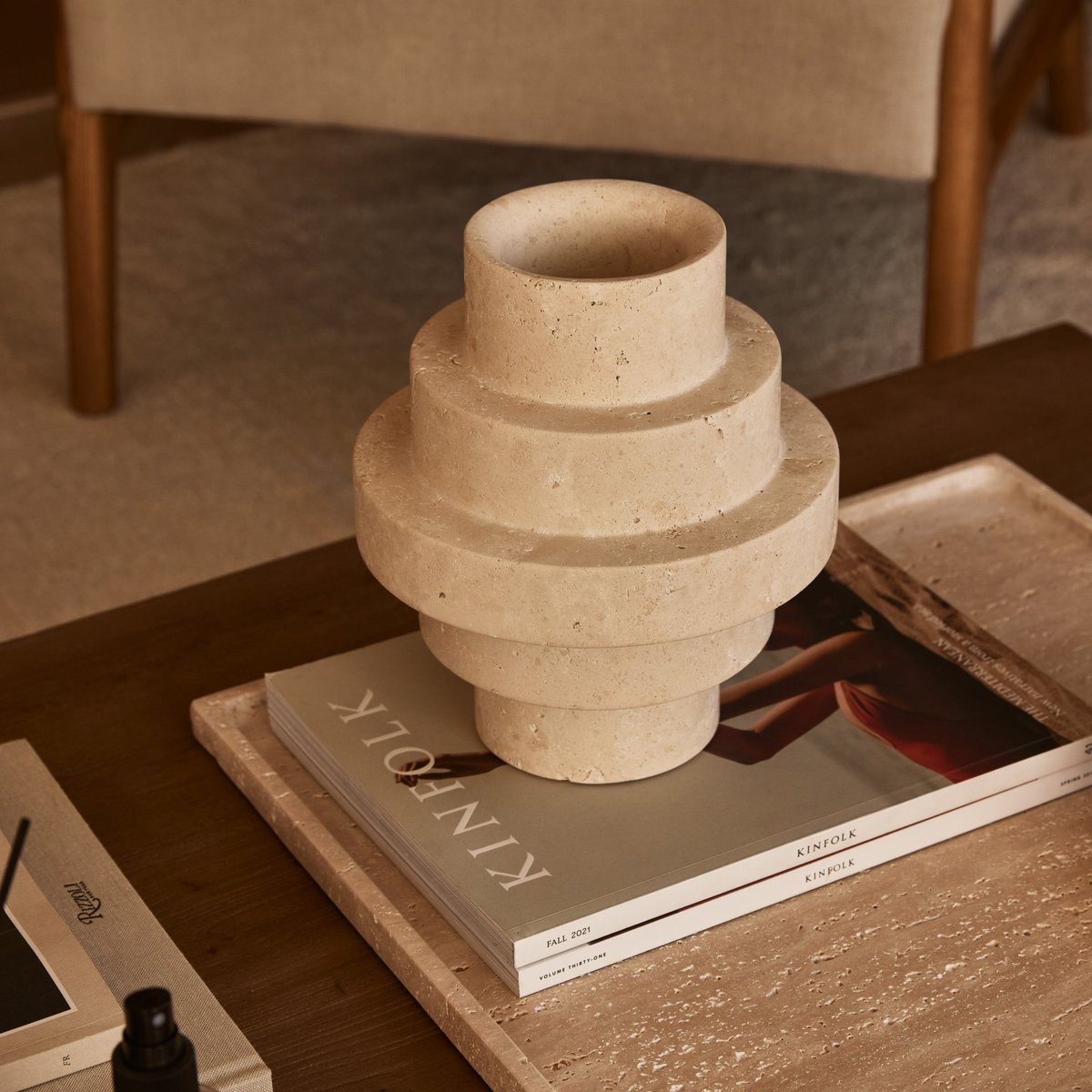 Agano Travertin Vaas M - Interior pieces